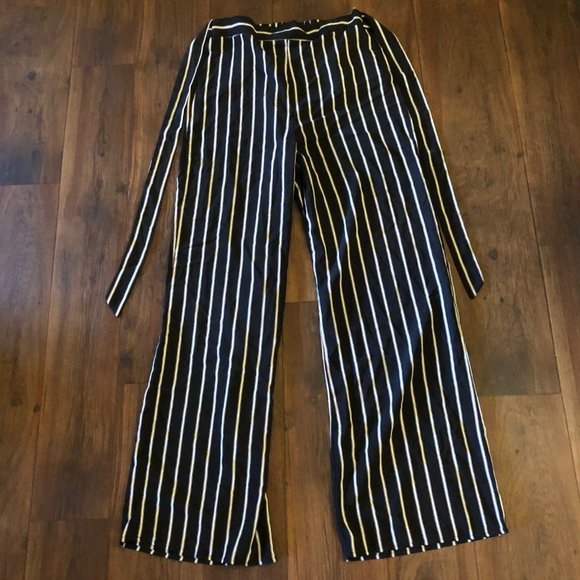 ✨3 FOR $24✨Black and white wide leg pants - Picture 2 of 8
